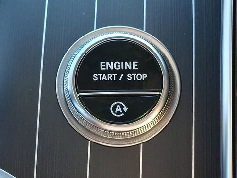 Certified 2025 Mercedes-Benz GLC 300 4MATIC image 23
