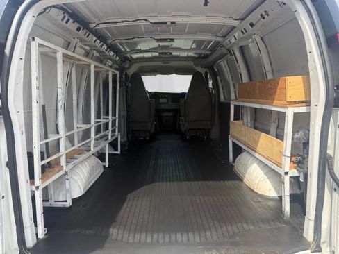 Used 2018 Chevrolet Express 3500 image 29