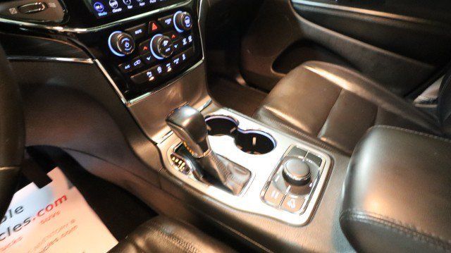 Used 2020 Jeep Grand Cherokee Limited AWD/4WD image 18