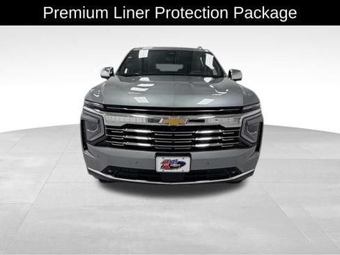 Certified 2026 Chevrolet Suburban Premier AWD/4WD image 9