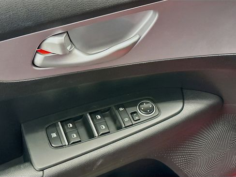 Used 2024 Kia Forte LXS image 15