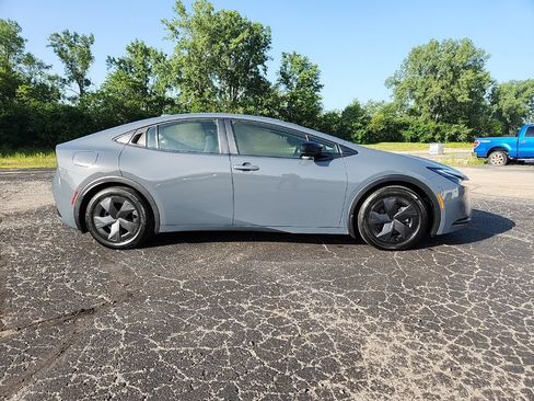 Used 2024 Toyota Prius Prime FWD image 4