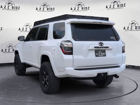 Used 2018 Toyota 4Runner SR5 w/ Convenience Package RWD image 4