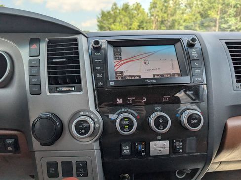 Used 2013 Toyota Sequoia Platinum RWD image 16