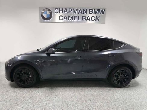 Used 2024 Tesla Model Y Long Range image 3