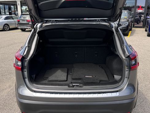 Used 2022 Nissan Rogue Sport SV w/ Technology Package image 8