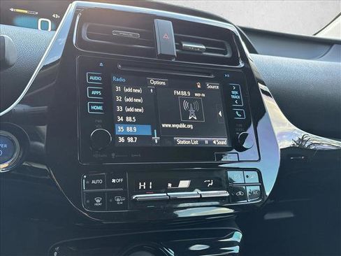 Used 2016 Toyota Prius Three image 16