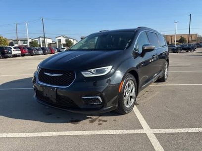 Used 2023 Chrysler Pacifica Limited