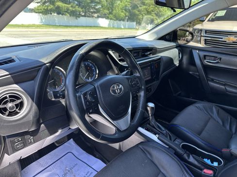 Used 2019 Toyota Corolla SE FWD image 18