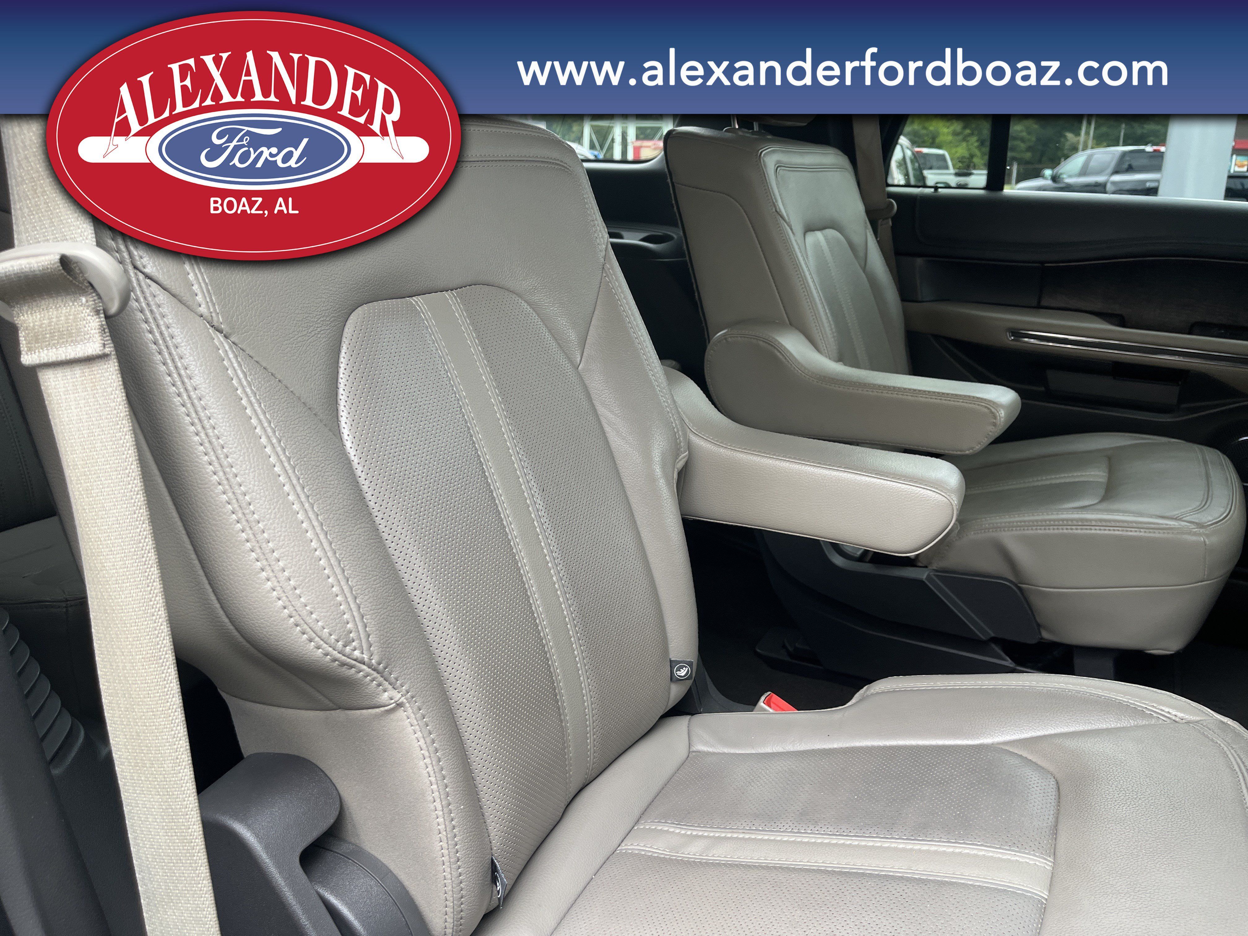 Used 2019 Ford Expedition Limited w/ Equipment Group 302A RWD image 18