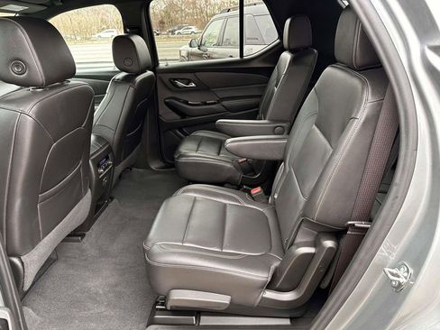 Used 2023 Chevrolet Traverse LT AWD/4WD image 12