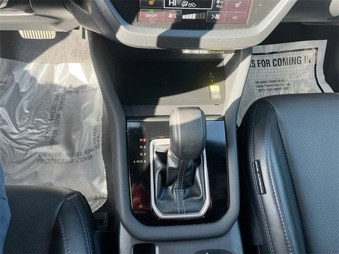 Used 2025 Subaru Forester Limited w/ Popular Package #2 image 17