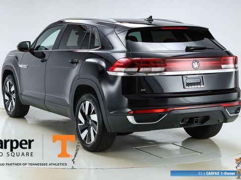 Used 2025 Volkswagen Atlas Cross Sport SE w/ Panoramic Sunroof Package image 7