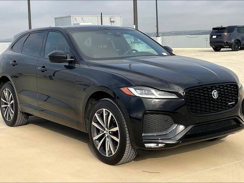 Used 2025 Jaguar F-PACE R-Dynamic S image 13