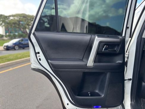 Used 2018 Toyota 4Runner SR5 RWD image 16