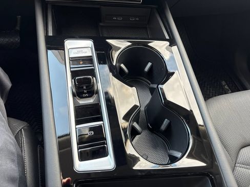 Used 2024 Volkswagen Atlas SE FWD image 28