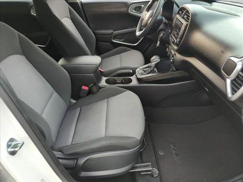 Used 2024 Kia Soul LX w/ Option Group 015 FWD image 19