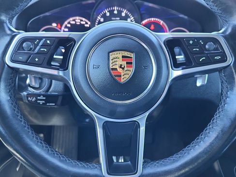 Used 2021 Porsche Cayenne AWD/4WD image 17