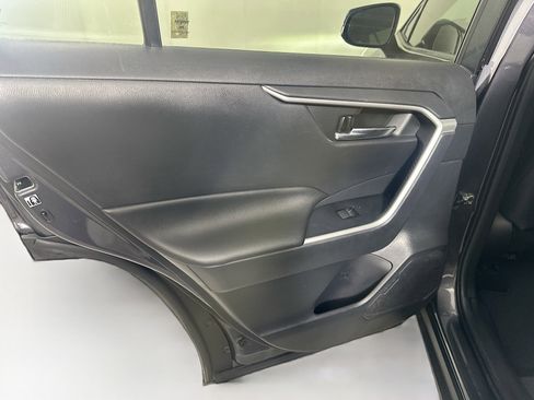 Used 2019 Toyota RAV4 XLE Premium image 26