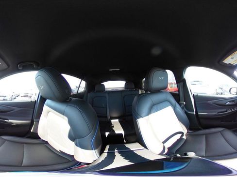 Used 2025 Buick Envista Sport Touring image 41