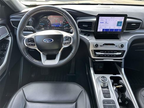 Used 2023 Ford Explorer XLT w/ Equipment Group 202A image 11
