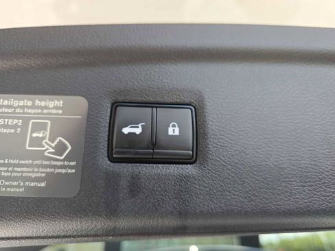 Used 2023 INFINITI QX50 Luxe FWD image 32