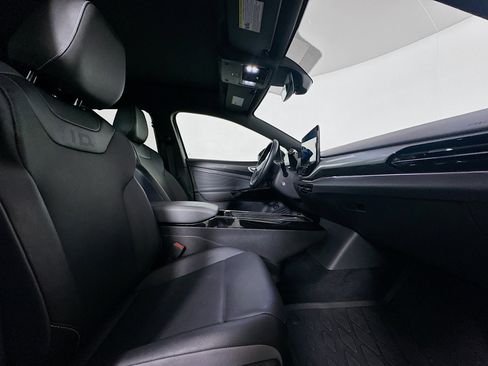 Used 2023 Volkswagen ID.4 Pro S Plus AWD/4WD image 33