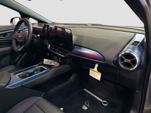 New 2026 Chevrolet Equinox EV LT image 29