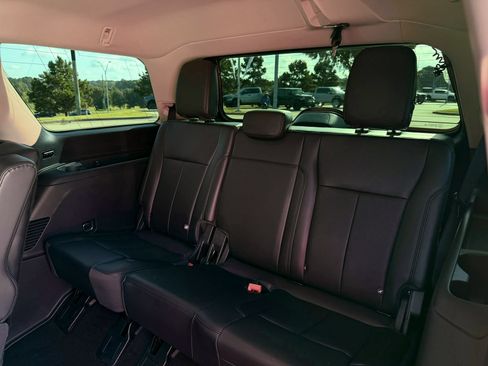Used 2023 Ford Expedition XLT AWD/4WD image 30