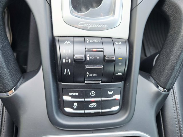 Used 2014 Porsche Cayenne GTS AWD/4WD image 26