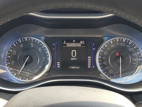 Used 2015 Chrysler 200 Limited w/ Convenience Group image 39