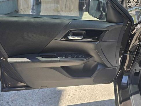 Used 2017 Honda Accord LX image 14