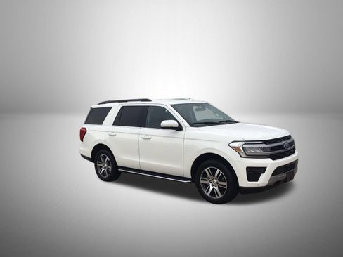 Used 2023 Ford Expedition XLT AWD/4WD image 1