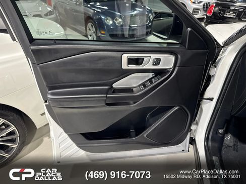Used 2020 Ford Explorer Platinum w/ Premium Technology Package AWD/4WD image 11