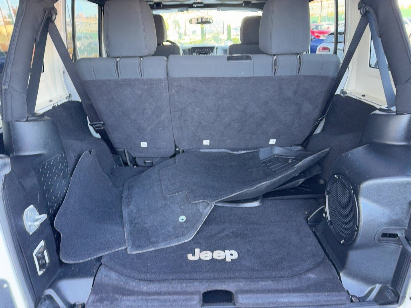 Used 2012 Jeep Wrangler Unlimited Sahara w/ Connectivity Group AWD/4WD image 22