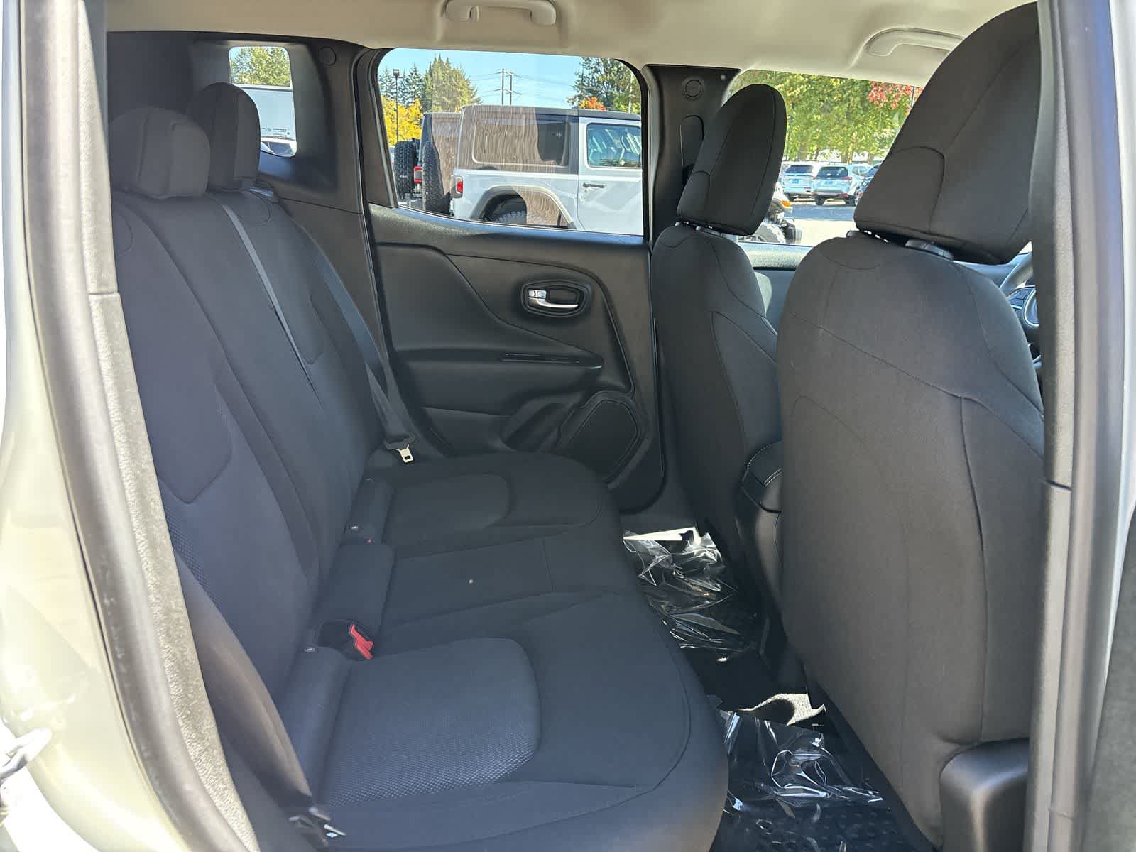 Used 2022 Jeep Renegade Sport w/ Sport Appearance Group AWD/4WD image 7