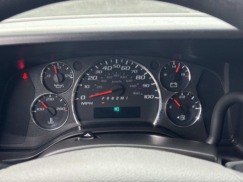 Used 2024 GMC Savana 2500 w/ Driver Convenience Package image 8