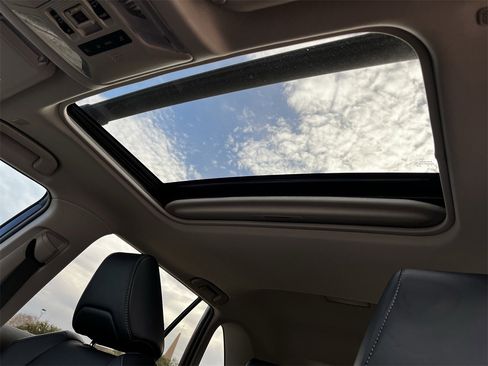 Used 2024 Toyota RAV4 Limited image 23