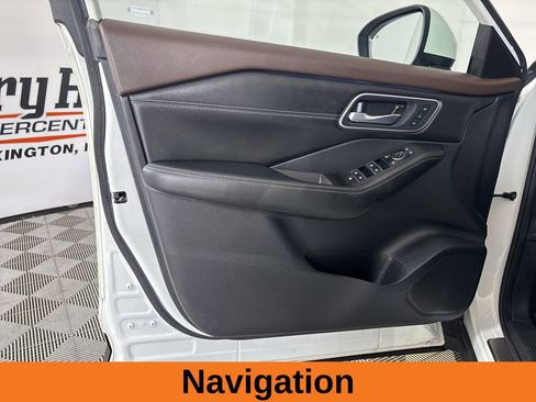 Used 2023 Nissan Rogue Platinum w/ Platinum Premium Package image 9