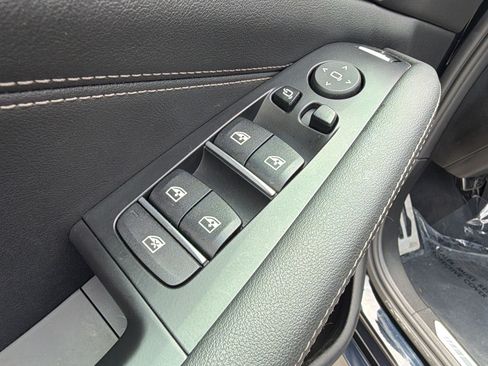 Used 2024 BMW X5 sDrive40i w/ M Sport Package RWD image 26