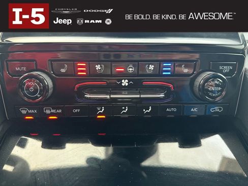 New 2025 Jeep Grand Cherokee Limited w/ Luxury Tech Group II image 16