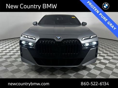 Used 2023 BMW 760i xDrive 760i xDrive image 2