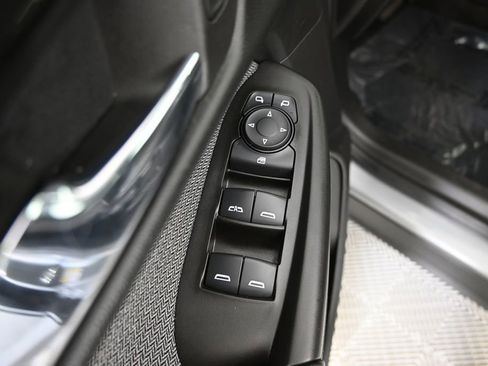 Used 2024 Chevrolet TrailBlazer LT w/ LT Cold Weather Package AWD/4WD image 19