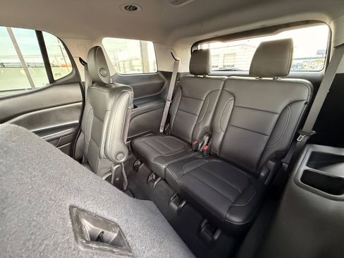 Used 2018 GMC Acadia SLT AWD/4WD image 8