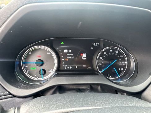 Used 2024 Toyota Venza LE image 27