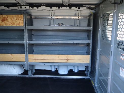 Used 2017 Chevrolet Express 2500 image 18