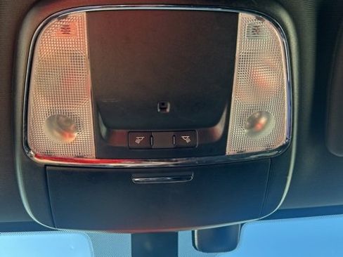 Used 2019 Jeep Grand Cherokee Laredo image 21