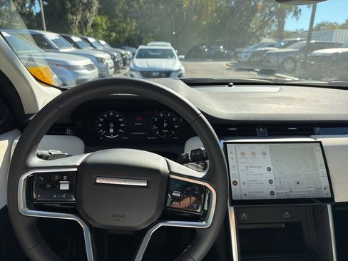 Certified 2025 Land Rover Discovery Sport S image 31