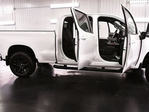 Used 2024 Chevrolet Silverado 1500 RST w/ Z71 Off-Road Package AWD/4WD image 33
