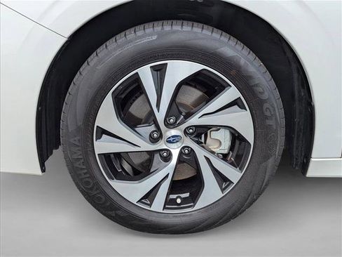 Used 2025 Subaru Legacy Premium w/ Popular Package #1 AWD/4WD image 9